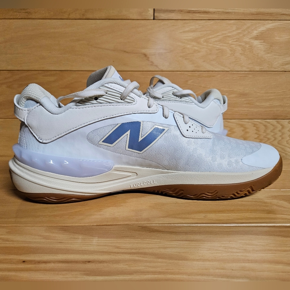 New Balance Hesi Low V2 White Linen Basketball Shoe Size 10.5 Mens BBHSLHR2 - Picture 7 of 9